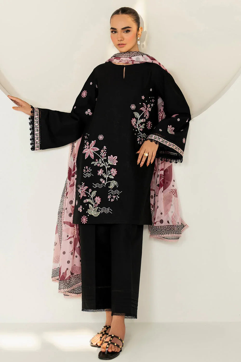 Farasha | Thread Lines Embroidered | Floral Meadow - Rang-e-Khaas