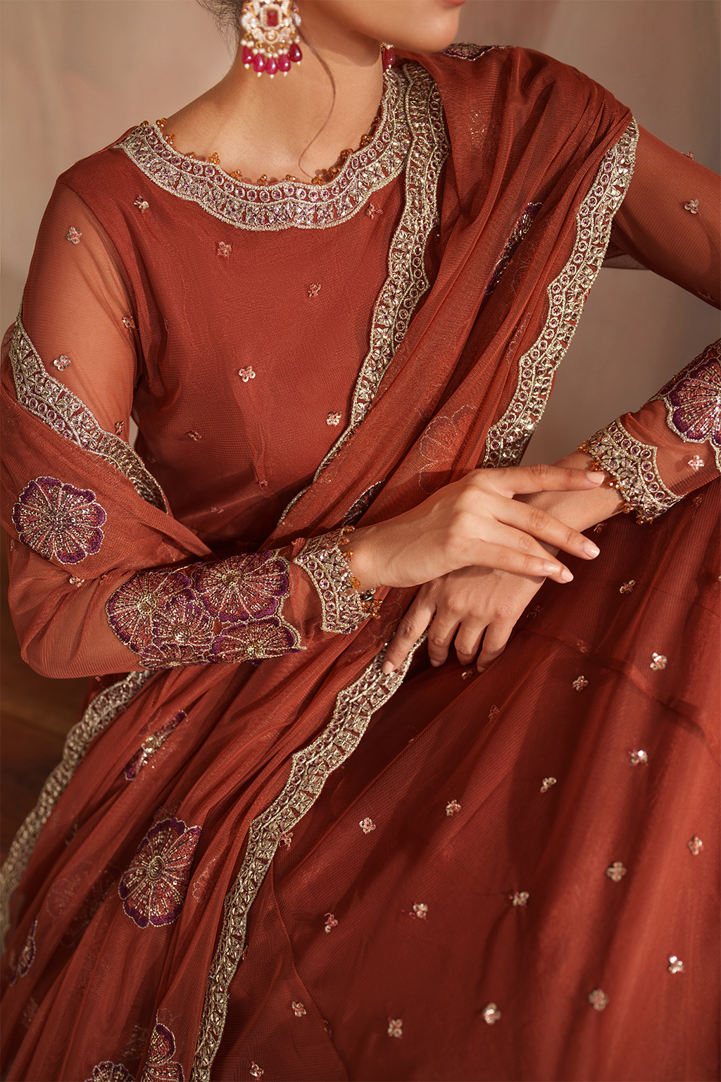 Iznik CC-78 Embroidered Net