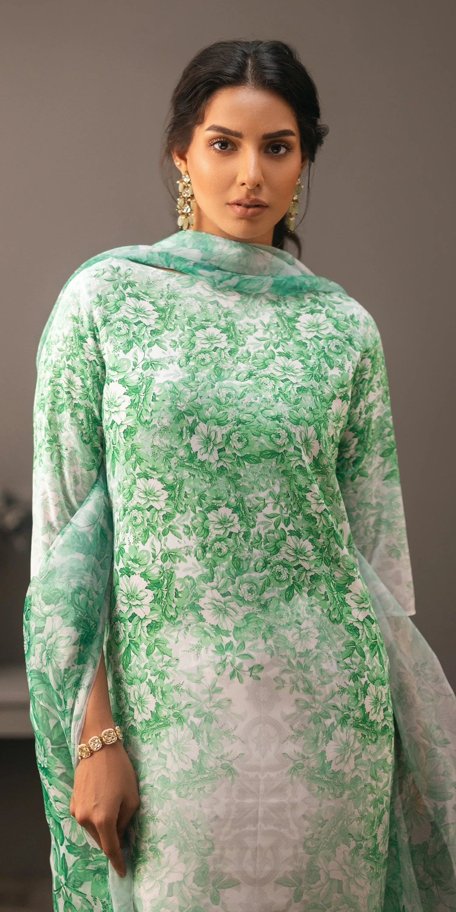 Erum Khan | Beyond Basic | CLASSIC CHARM - Rang-e-Khaas