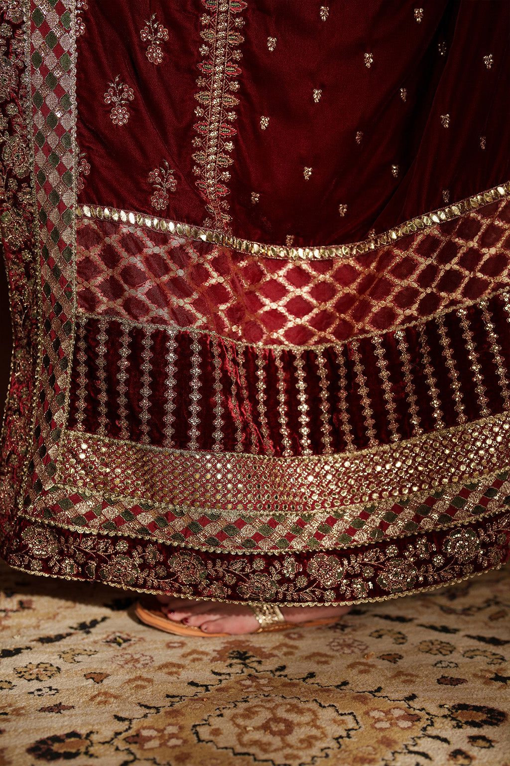 Iznik IV-56 Embroidered Velvet