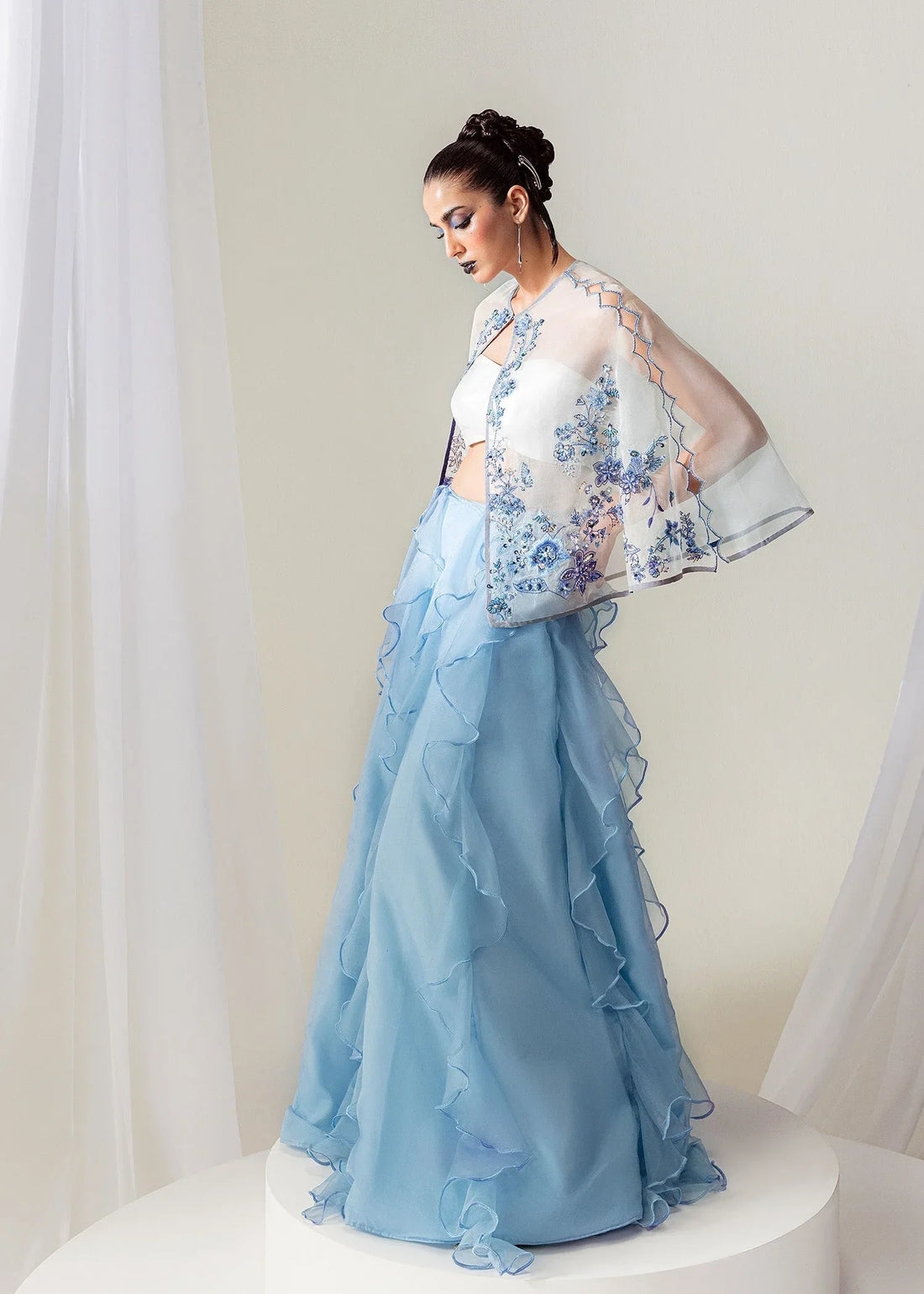Mahum Asad | The Sirens | Sky Whispers - Rang-e-Khaas