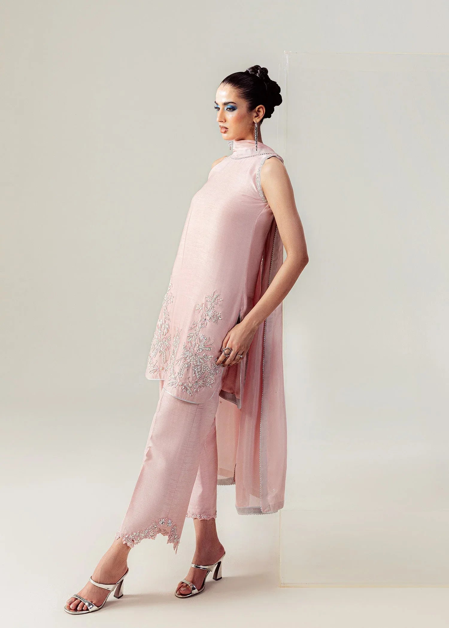 Mahum Asad | The Sirens | Blushed Halo - Rang-e-Khaas