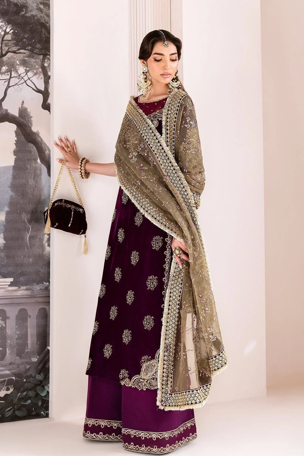 Alizeh | Makhmal Luxury Velvet Edit | Zarlish - Rang-e-Khaas