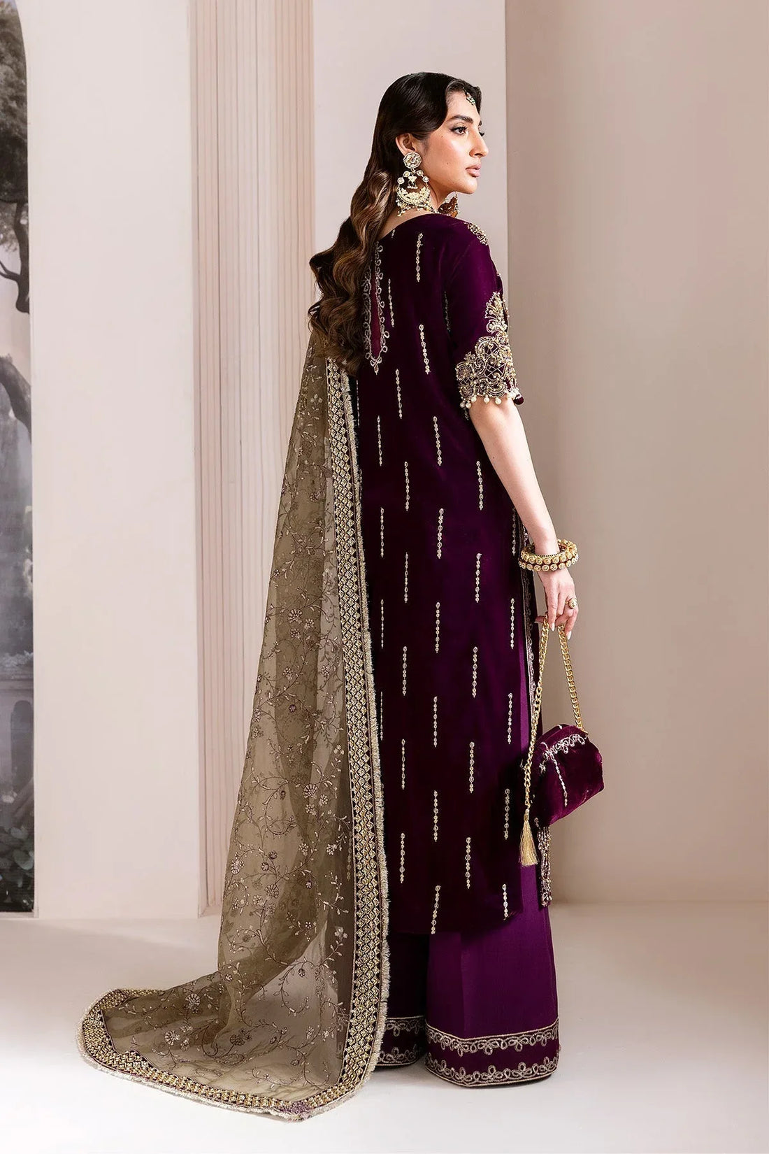 Alizeh | Makhmal Luxury Velvet Edit | Zarlish - Rang-e-Khaas