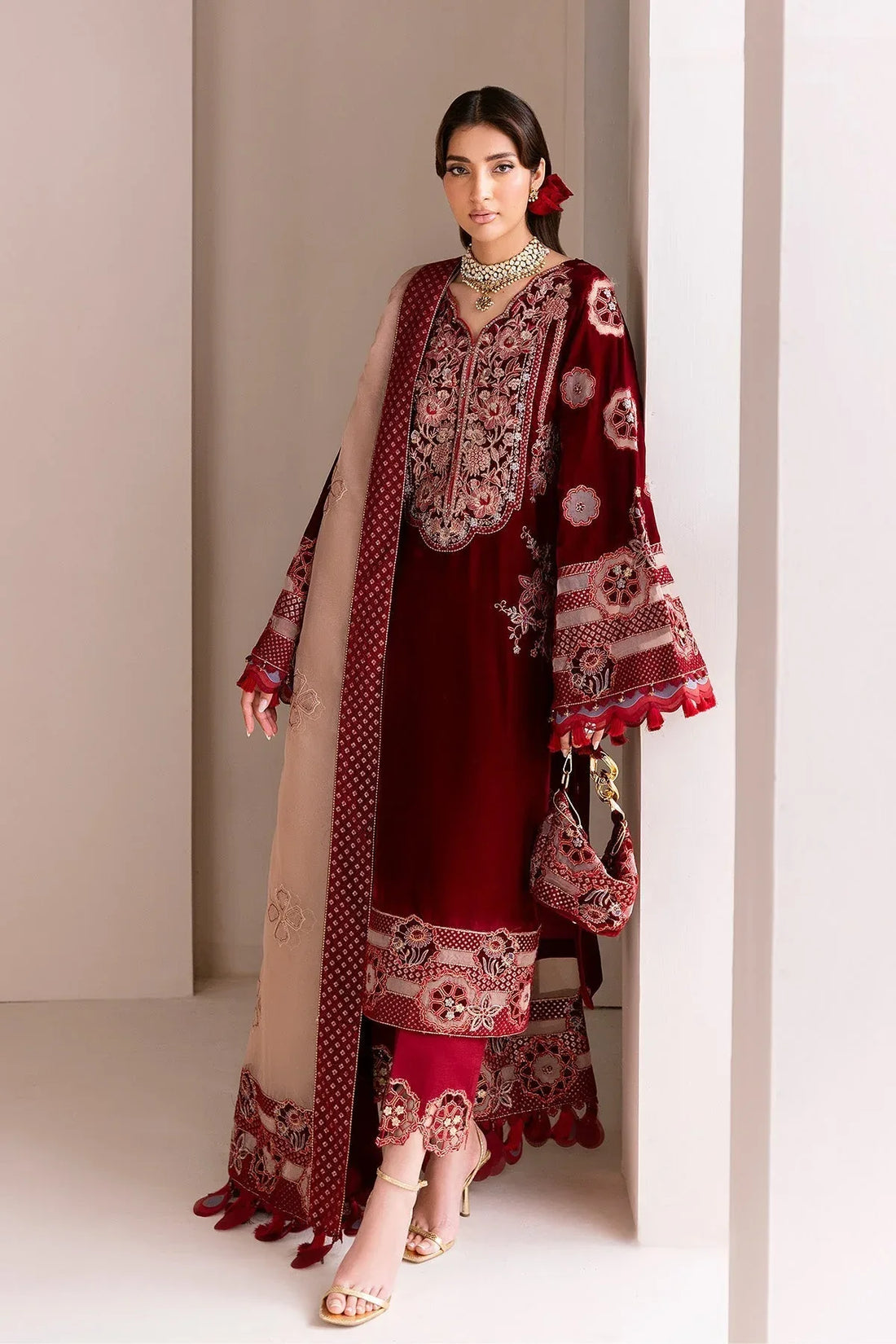 Alizeh | Makhmal Luxury Velvet Edit | Velzari - Rang-e-Khaas