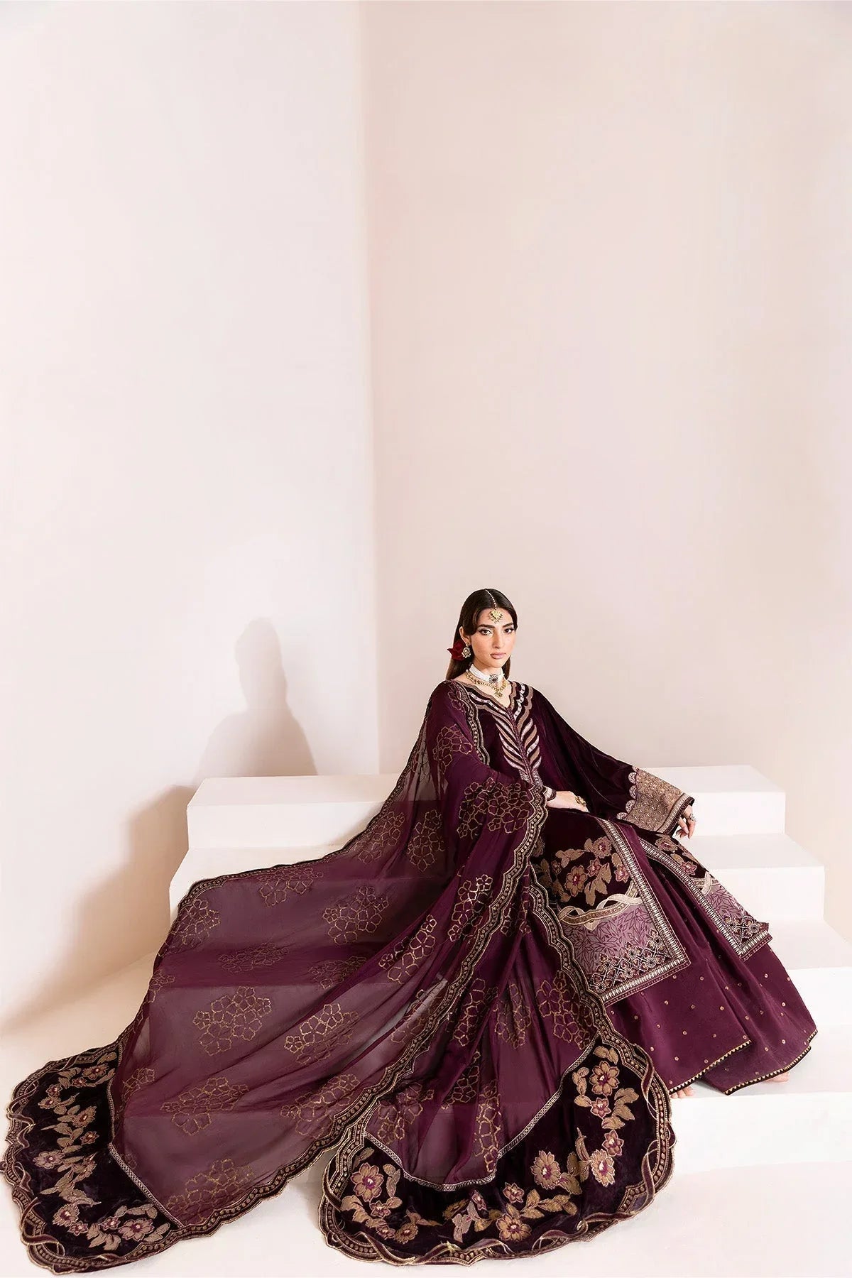 Alizeh | Makhmal Luxury Velvet Edit | Mehree - Rang-e-Khaas
