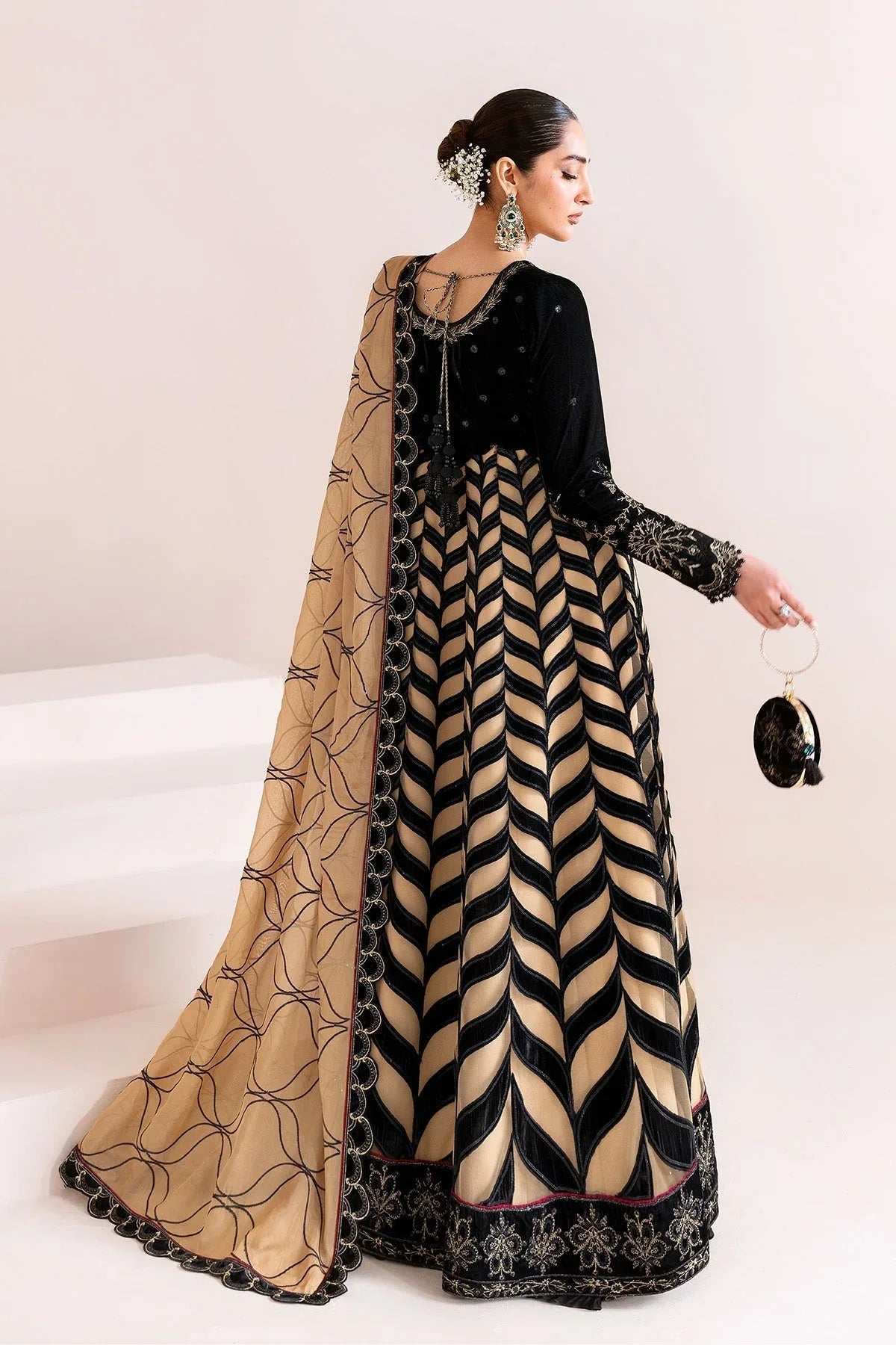 Alizeh | Makhmal Luxury Velvet Edit | Noor Jahan - Rang-e-Khaas