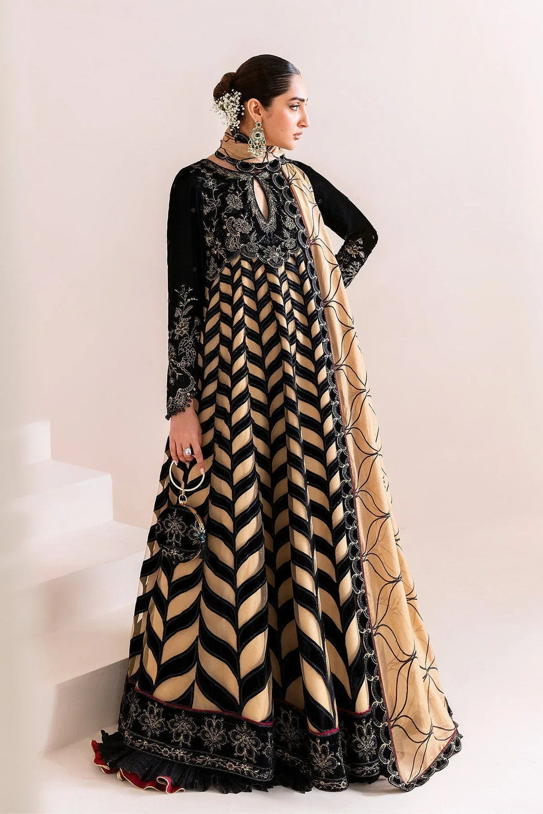 Alizeh | Makhmal Luxury Velvet Edit | Noor Jahan - Rang-e-Khaas