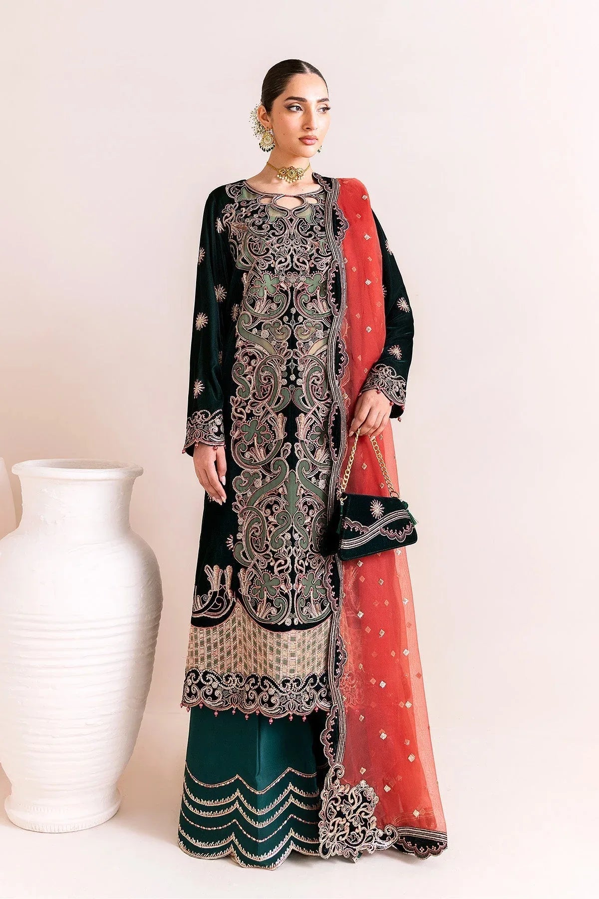 Alizeh | Makhmal Luxury Velvet Edit | Kiswa - Rang-e-Khaas
