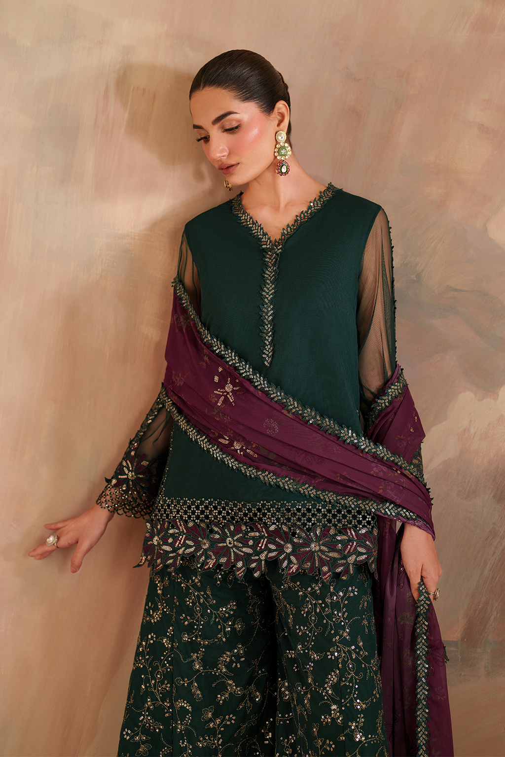 Iznik CC-82 Embroidered Net