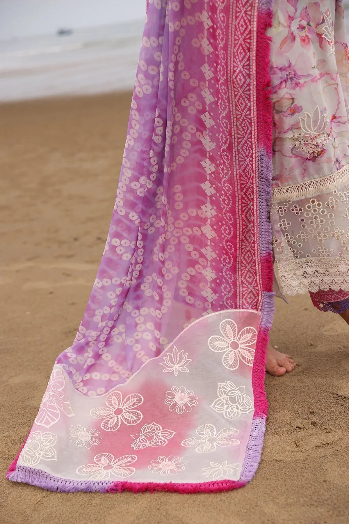 Nureh | Gardenia Embroidered Lawn 25 | NSG-172 - Rang-e-Khaas