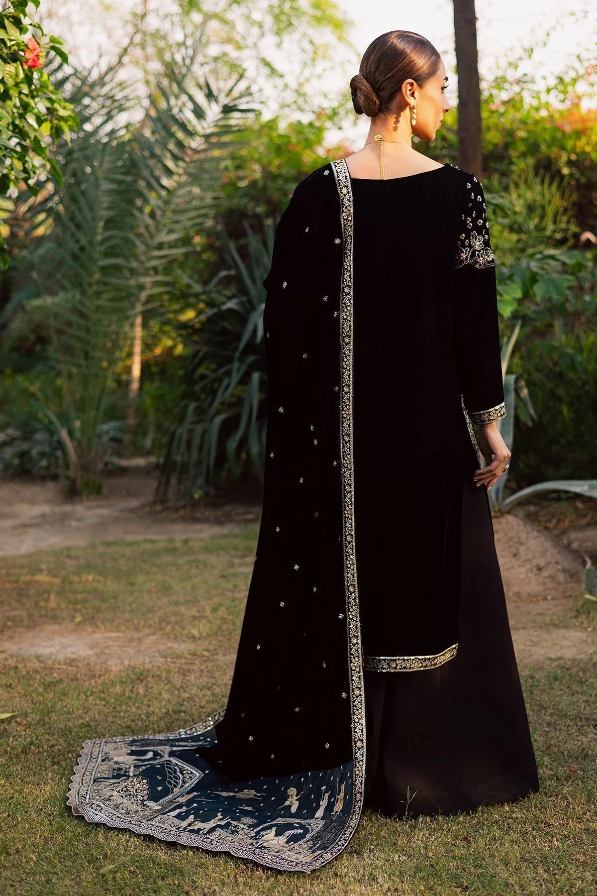 Nureh | Maya Velvet | NW-118 - Rang-e-Khaas