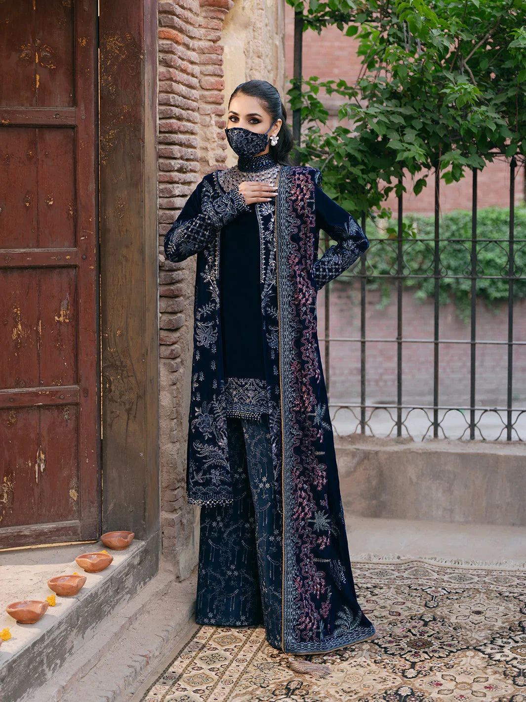 Flossie | Siara Velvet Formals | V-106 - B - Rang-e-Khaas