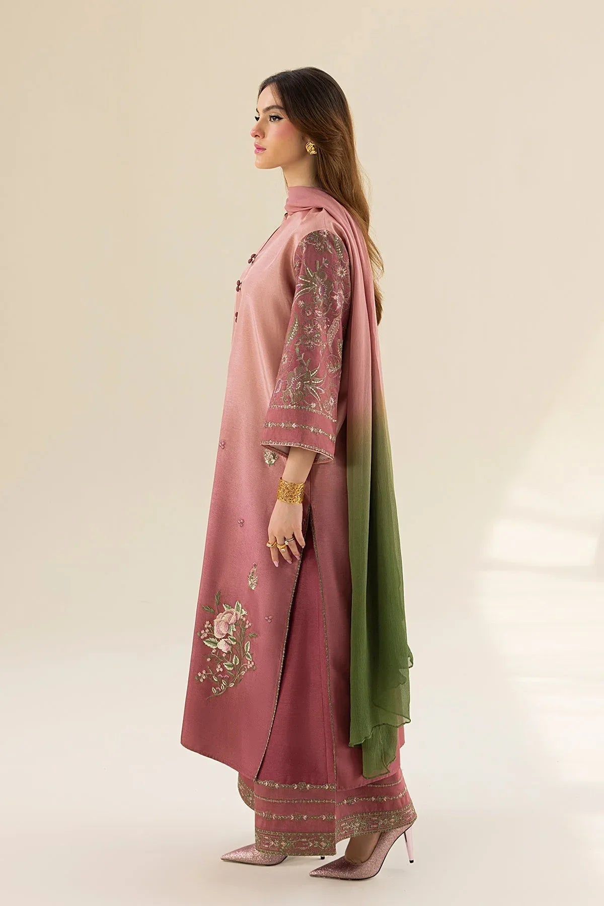 Erum Khan | Lillia Summer Edit | Vintage Rose - Rang-e-Khaas