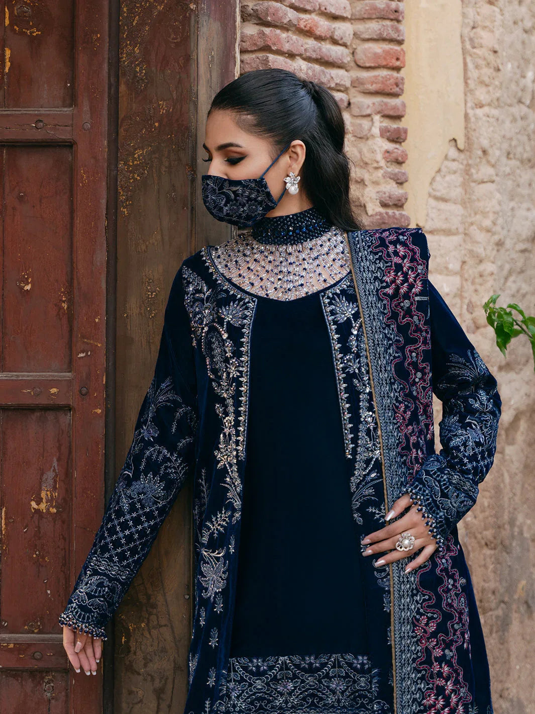 Flossie | Siara Velvet Formals | V-106 - B - Rang-e-Khaas