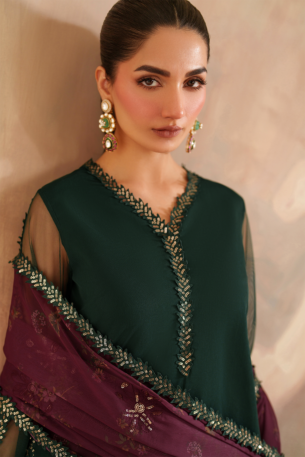 Iznik CC-82 Embroidered Net