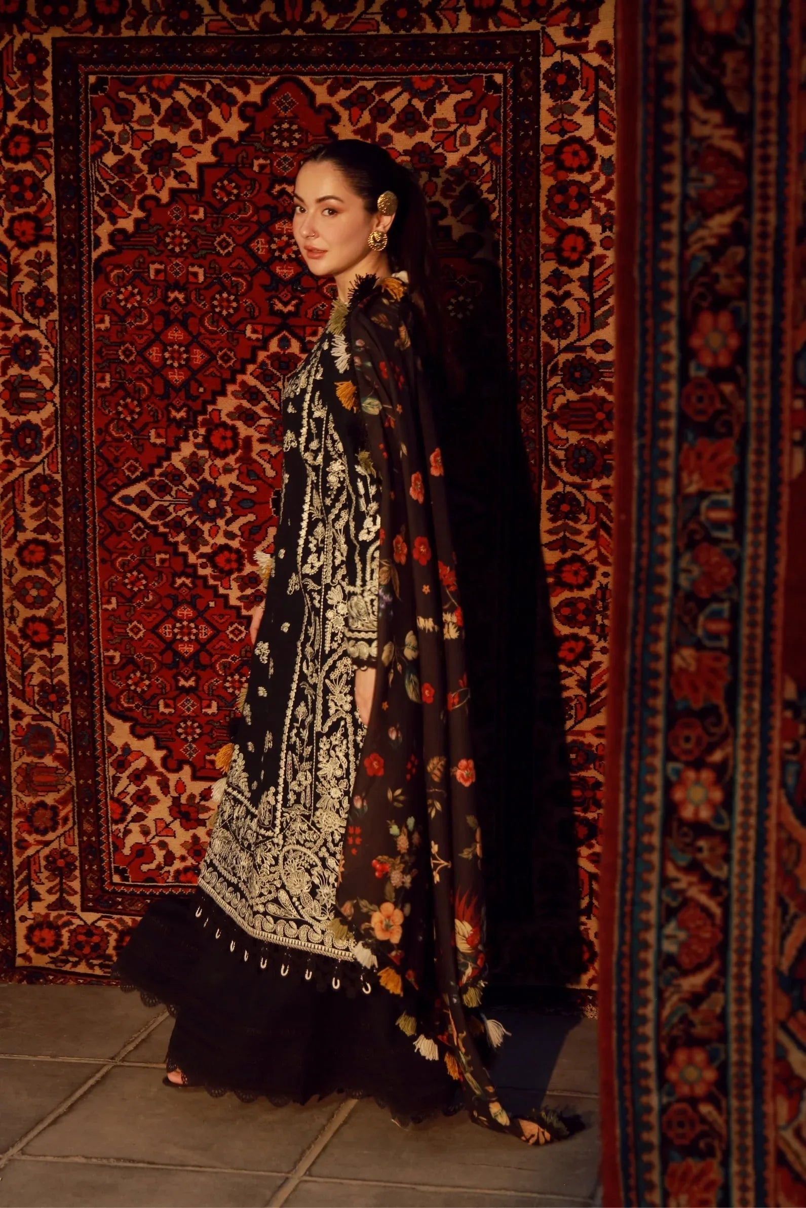 Maryam Hussain | Winter Shawl 25 | Mausam - Rang-e-Khaas