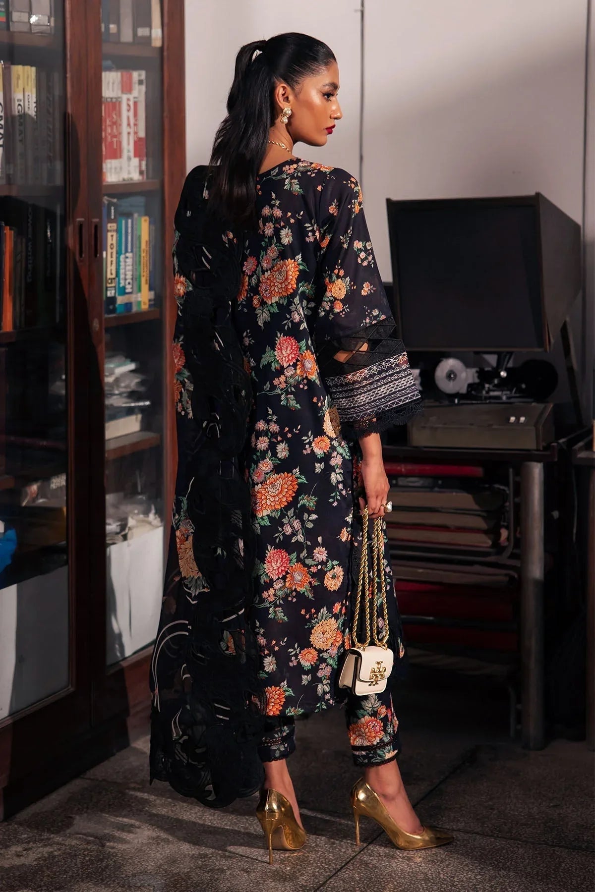 Nureh | Glam Girl Lawn | GL-18 - Rang-e-Khaas