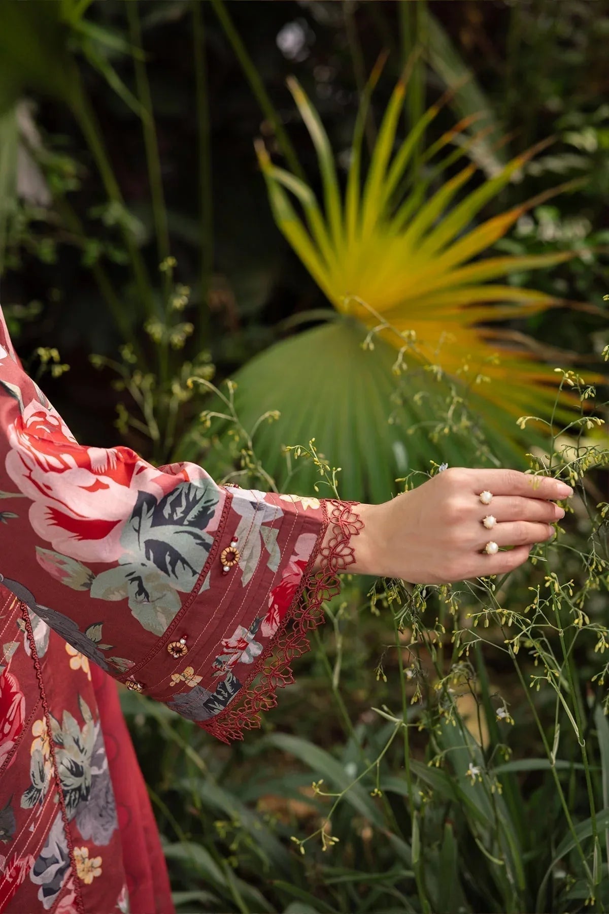Alizeh | Sheen Lawn Prints 24 | PETUNIA - Rang-e-Khaas