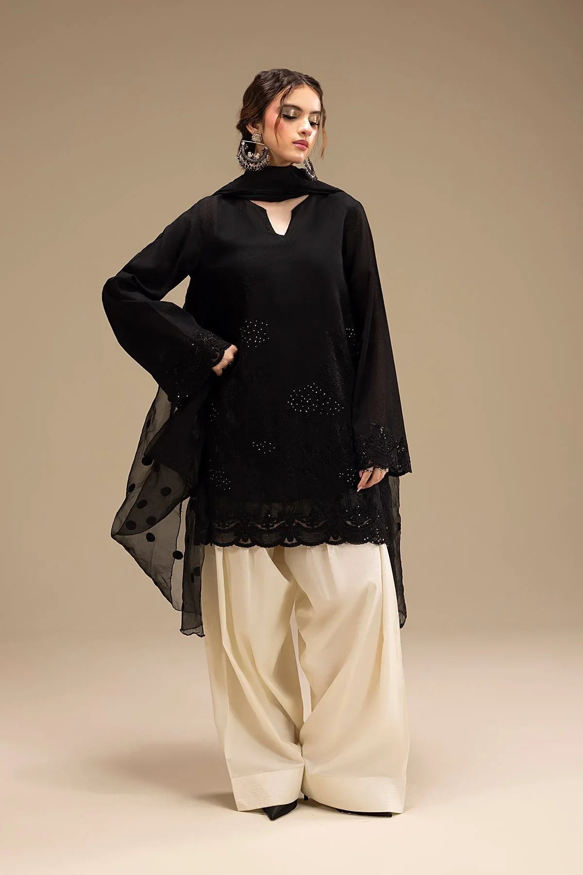 Erum Khan | Lillia Summer Edit | Night Petal - Rang-e-Khaas