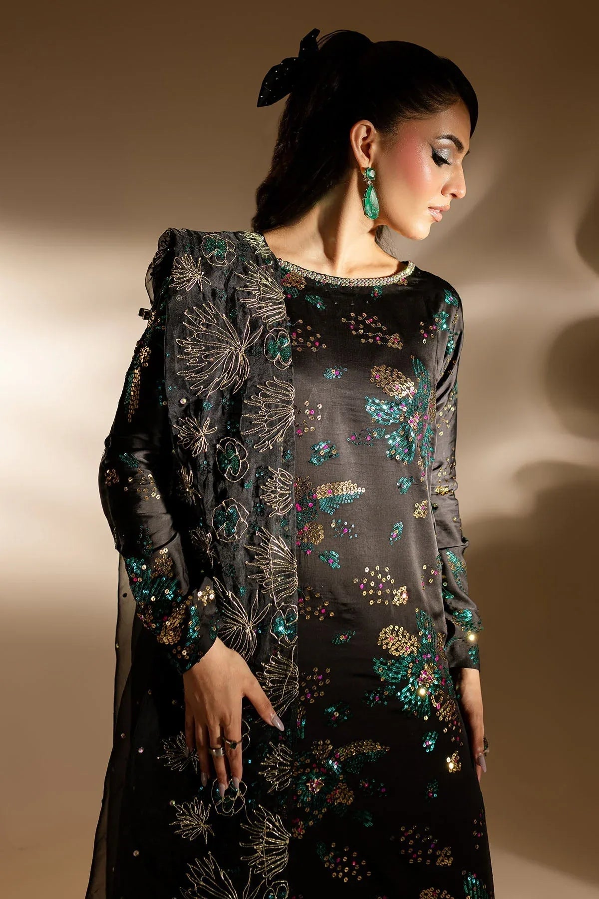 Nureh | Tiny Twinkles | TW-02 GOLDEN STARDUST - Rang-e-Khaas