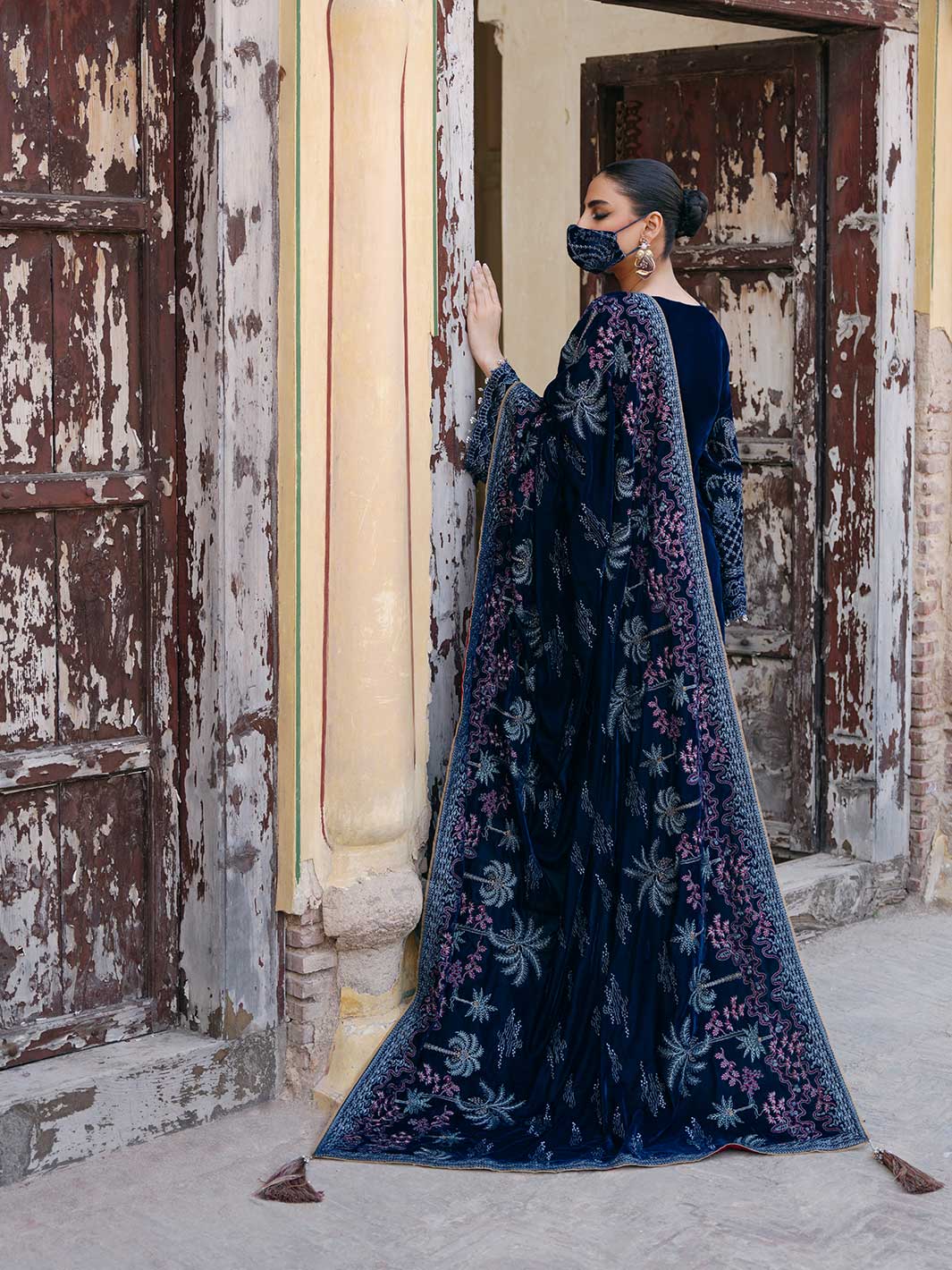 Flossie | Siara Velvet Formals | V-106 - A - Rang-e-Khaas