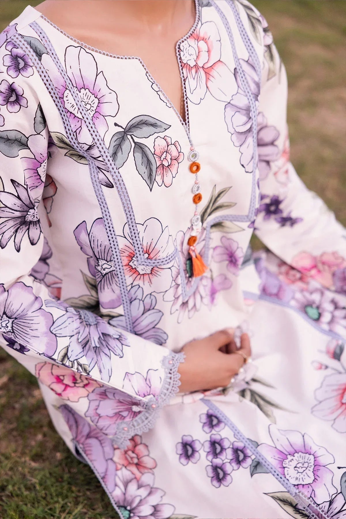 Alizeh | Sheen Lawn Prints 24 | TUBEROSE - Rang-e-Khaas