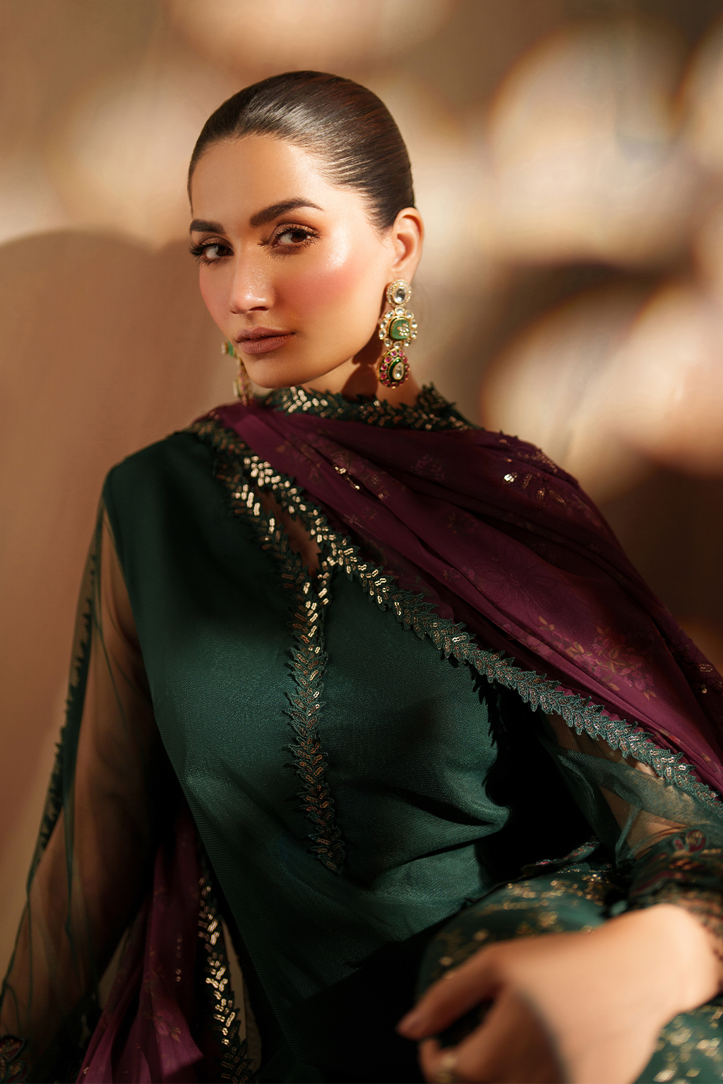 Iznik CC-82 Embroidered Net