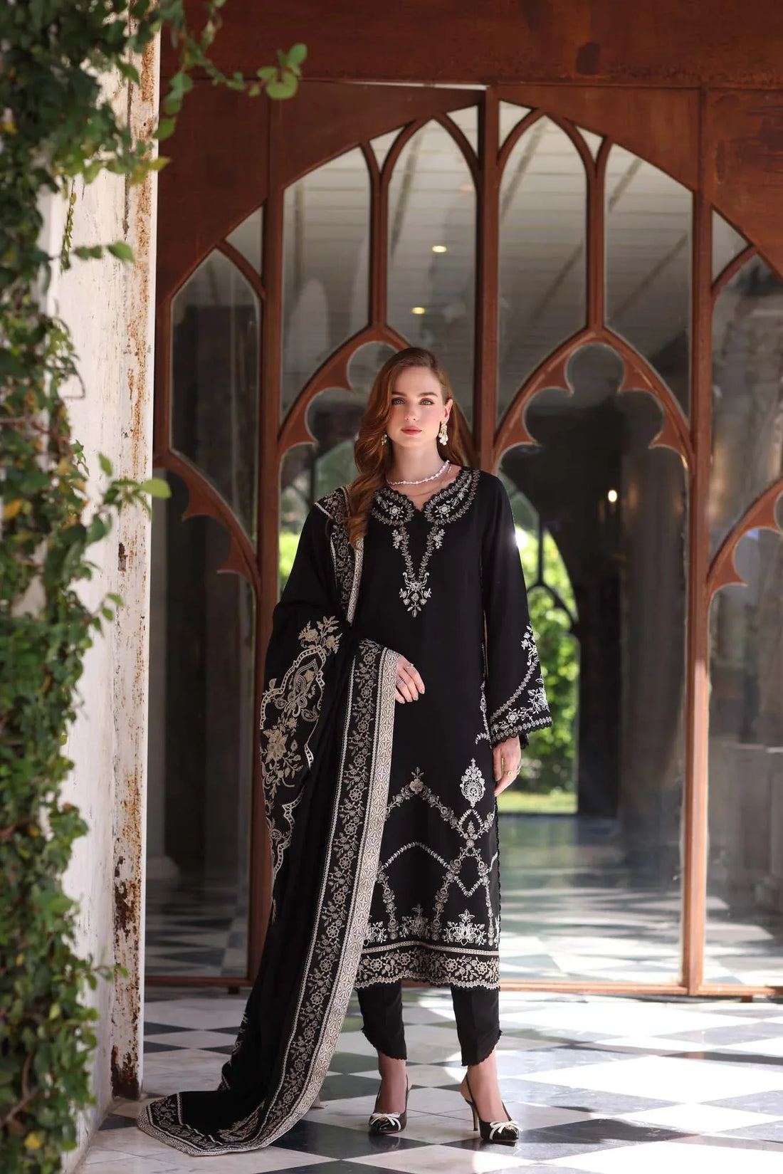 Noor by Saadia Asad | Winter Pashmina 25 | Obsidian - Rang-e-Khaas