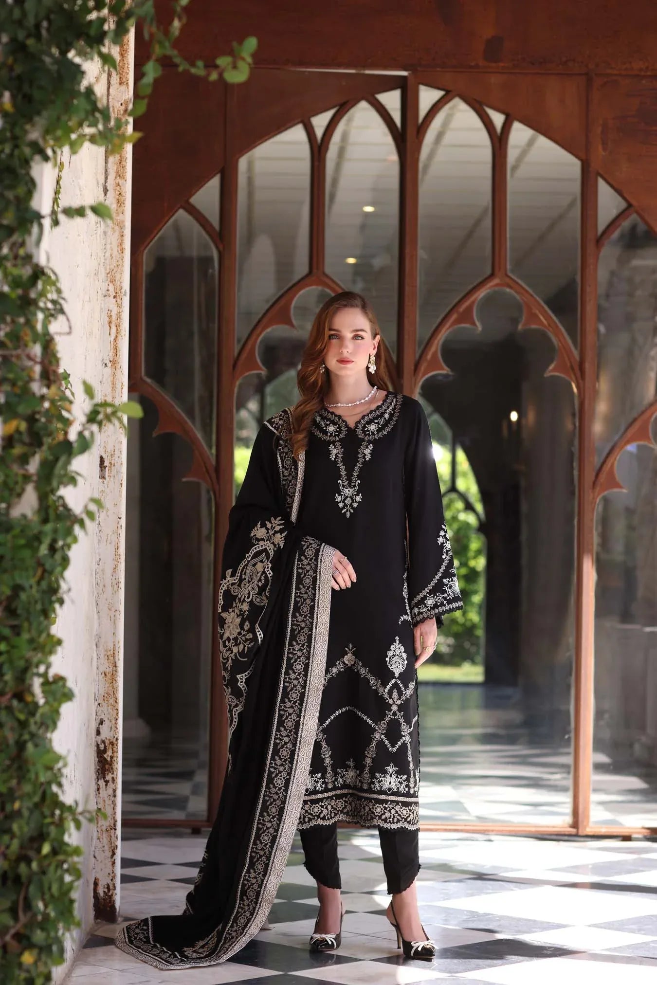Noor by Saadia Asad | Winter Pashmina 25 | Obsidian - Rang-e-Khaas
