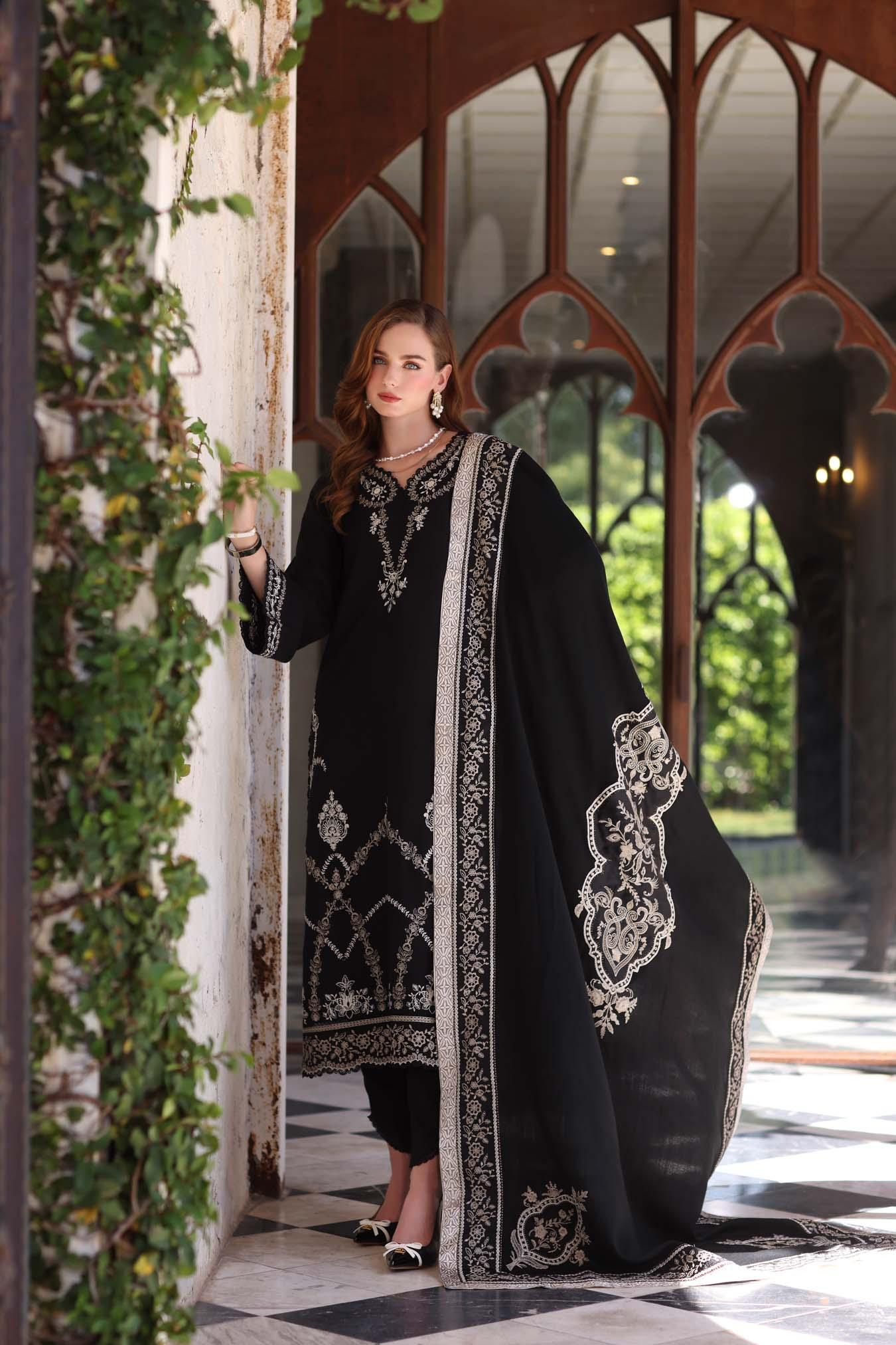 Noor by Saadia Asad | Winter Pashmina 25 | Obsidian - Rang-e-Khaas