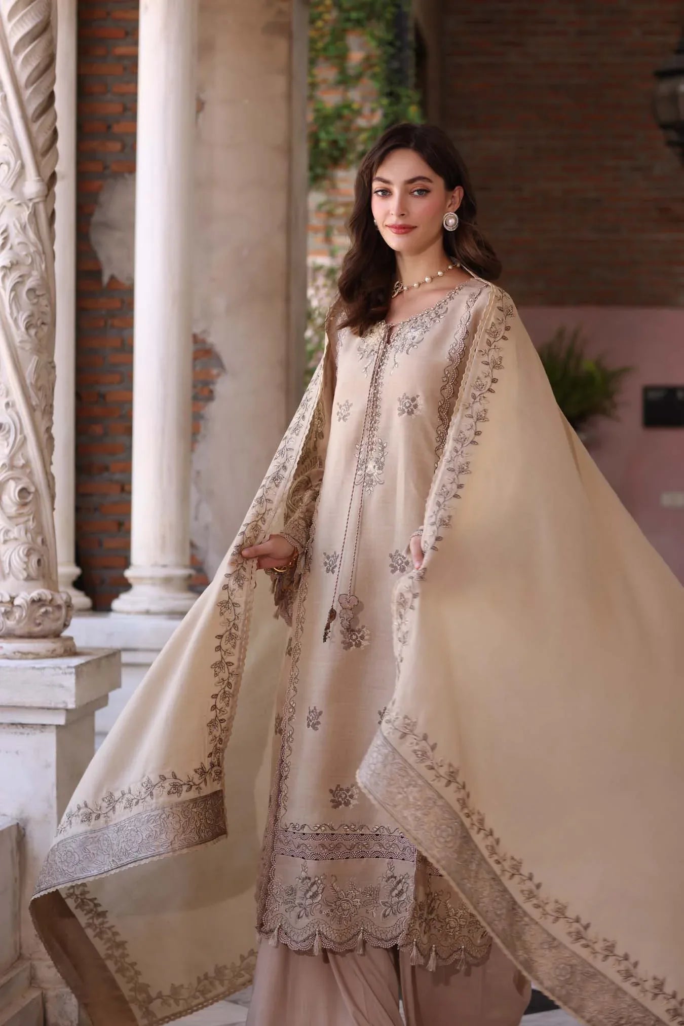 Noor by Saadia Asad | Winter Pashmina 25 | Caramel Mist - Rang-e-Khaas