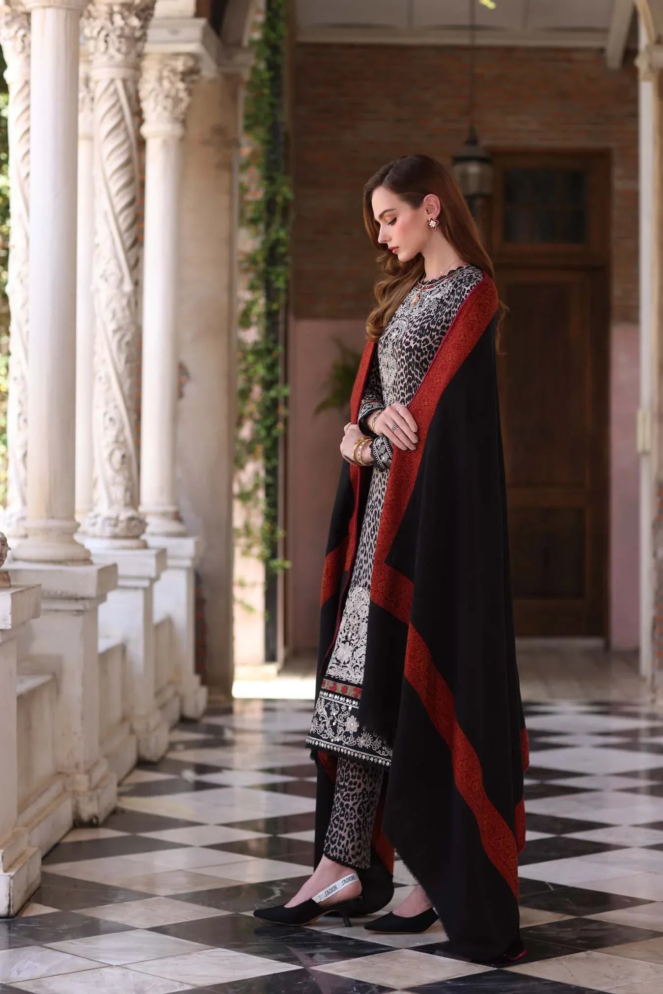 Noor by Saadia Asad | Winter Pashmina 25 | Noir Safari - Rang-e-Khaas