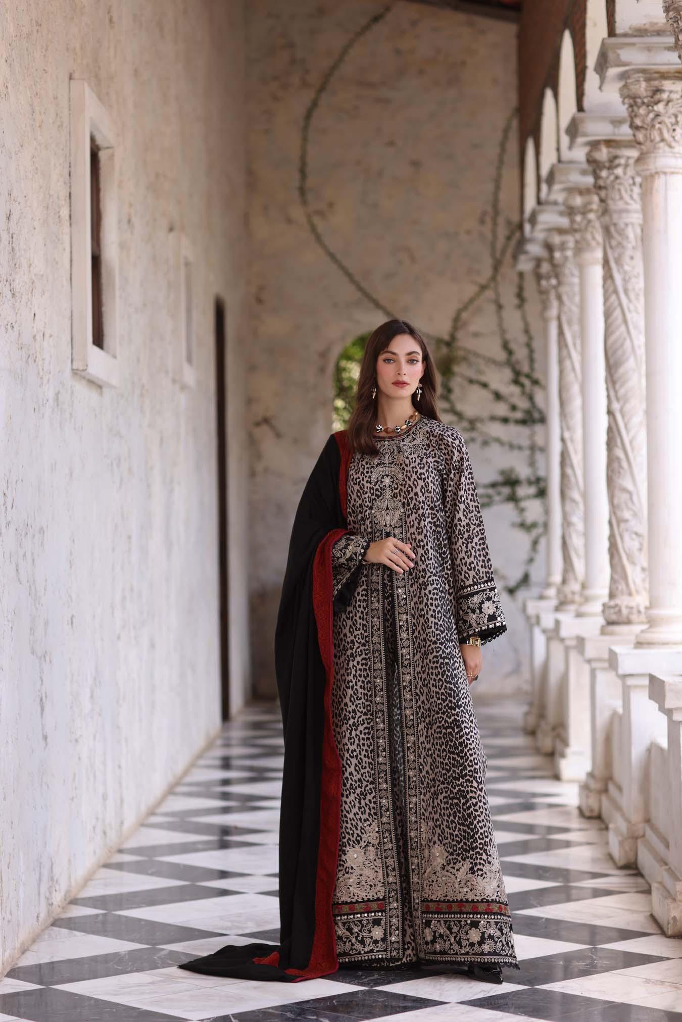 Noor by Saadia Asad | Winter Pashmina 25 | Noir Safari - Rang-e-Khaas