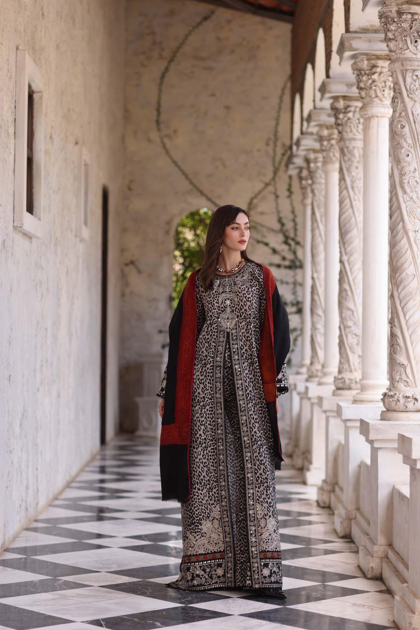 Noor by Saadia Asad | Winter Pashmina 25 | Noir Safari - Rang-e-Khaas
