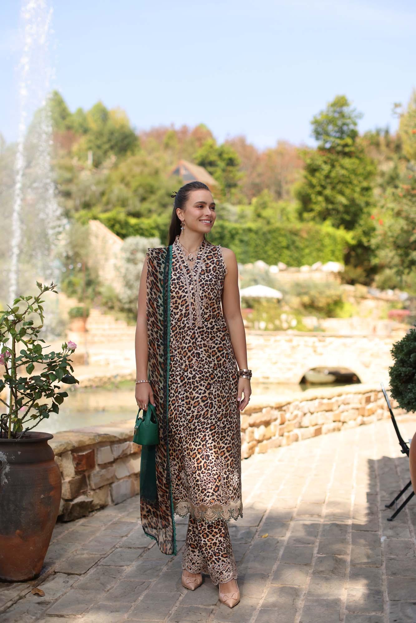 Noor by Saadia Asad | Luxe Chikankari 25 | D2-A - Rang-e-Khaas