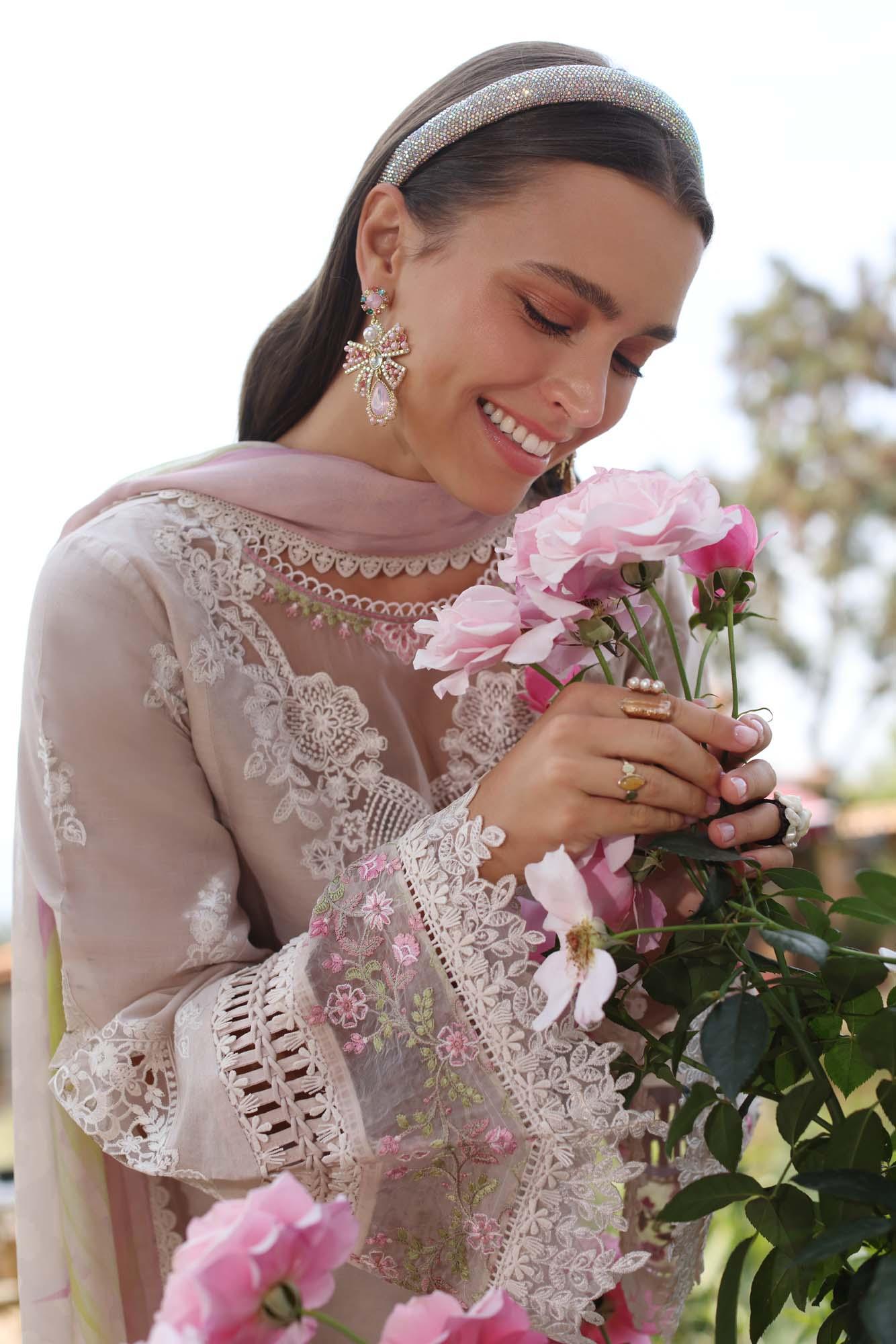 Noor by Saadia Asad | Luxe Chikankari 25 | D4-A - Rang-e-Khaas