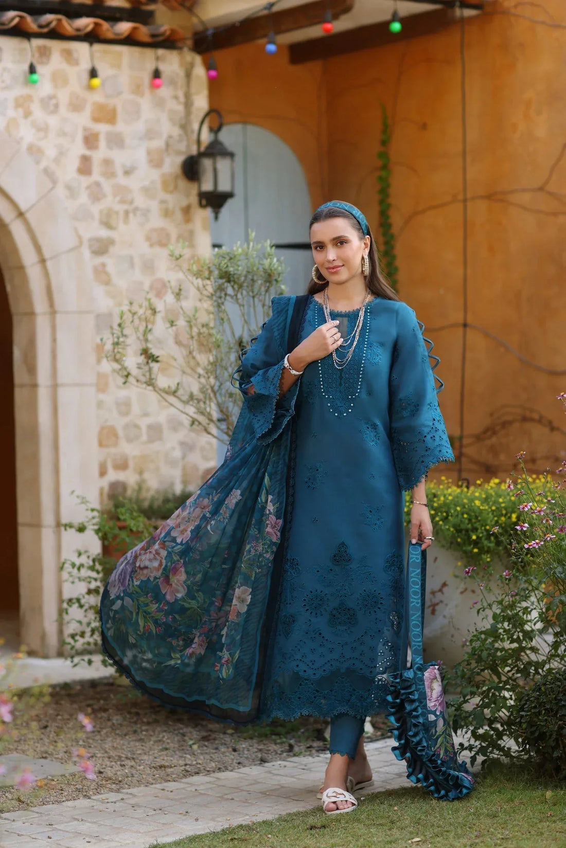 Noor by Saadia Asad | Luxe Chikankari 25 | D8-B - Rang-e-Khaas