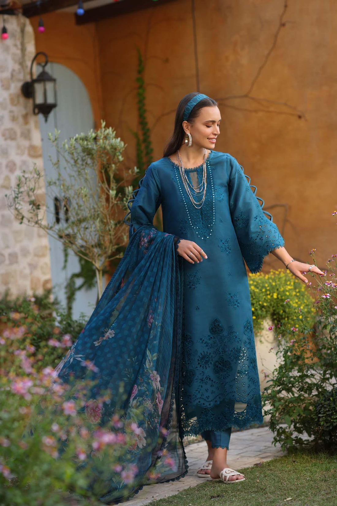 Noor by Saadia Asad | Luxe Chikankari 25 | D8-B - Rang-e-Khaas