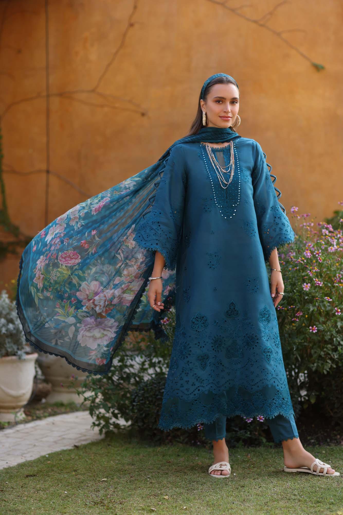 Noor by Saadia Asad | Luxe Chikankari 25 | D8-B - Rang-e-Khaas