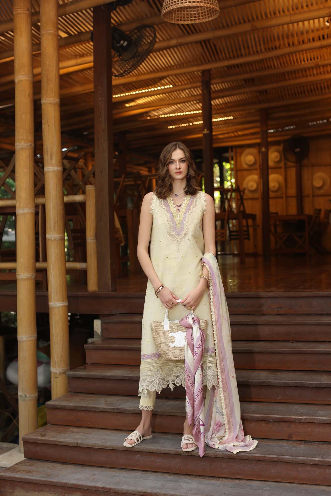Noor by Saadia Asad | Eid Luxe Printedkari | D9-A - Rang-e-Khaas