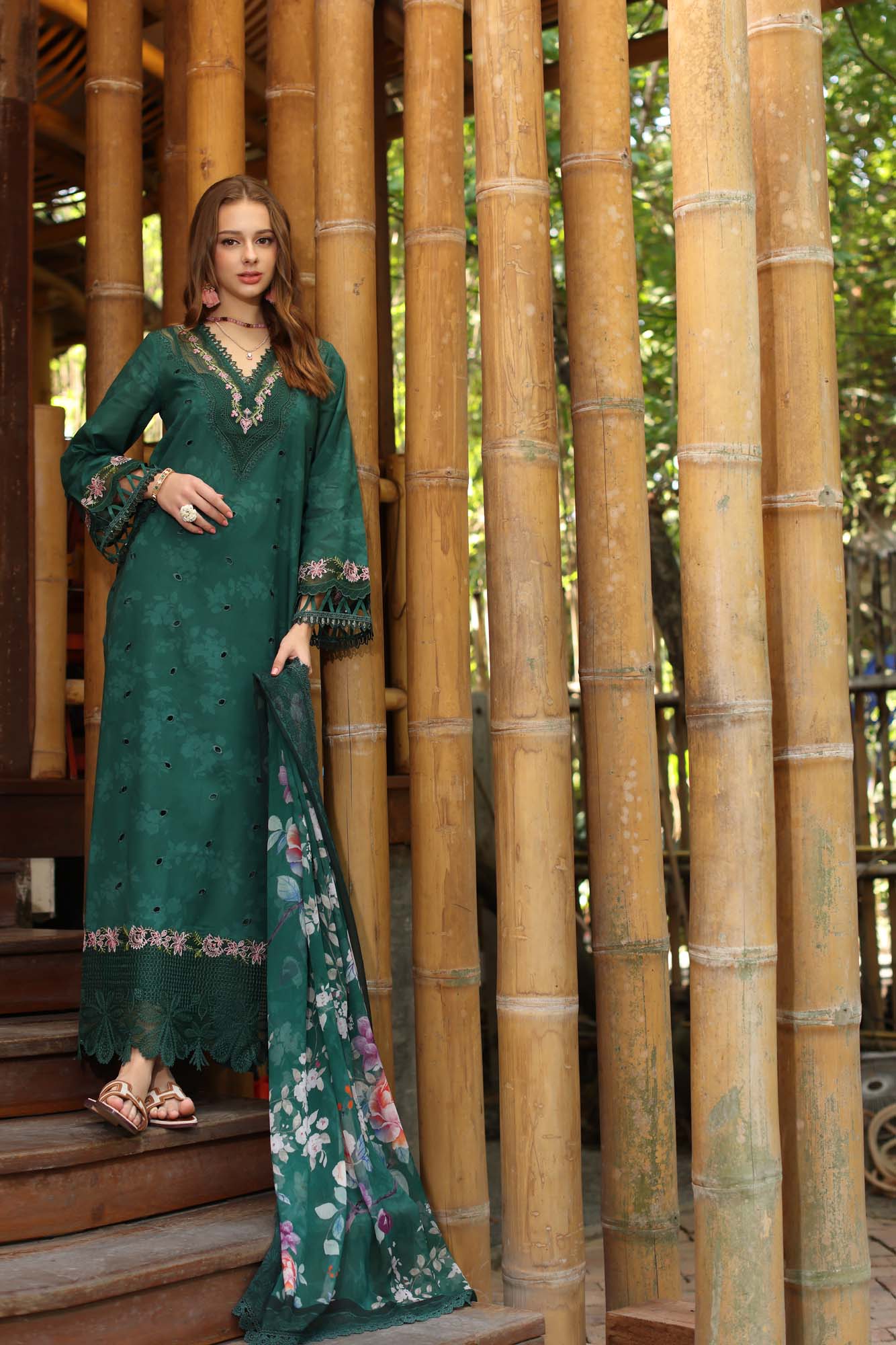 Noor by Saadia Asad | Eid Luxe Printedkari | D9-B - Rang-e-Khaas