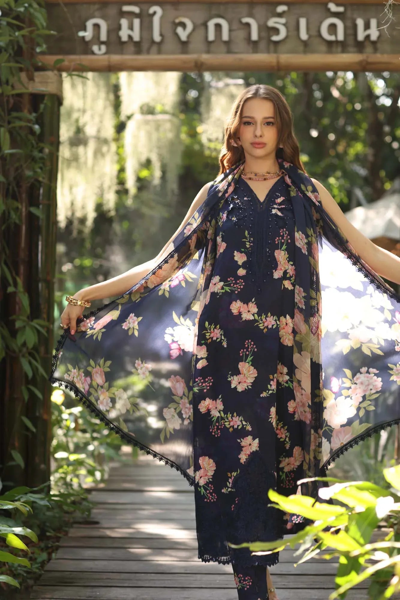 Noor by Saadia Asad | Eid Luxe Printedkari | D8-B - Rang-e-Khaas