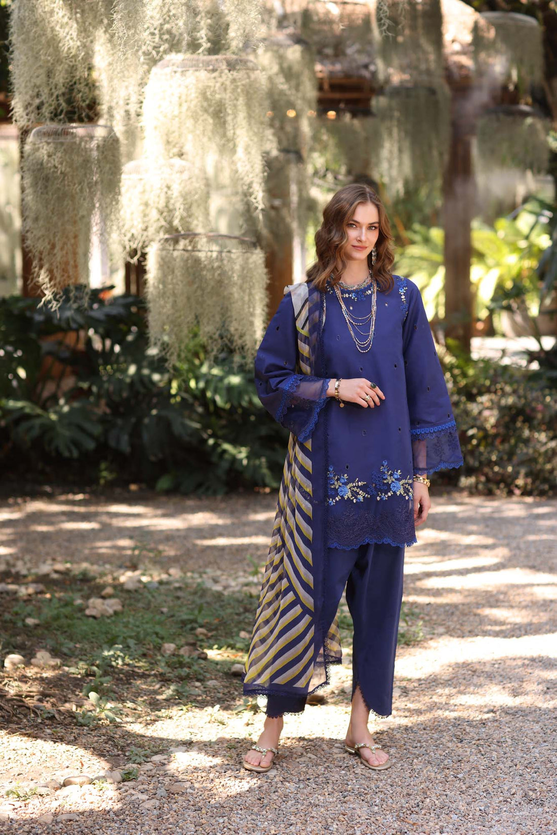 Noor by Saadia Asad | Eid Luxe Printedkari | D3-A - Rang-e-Khaas