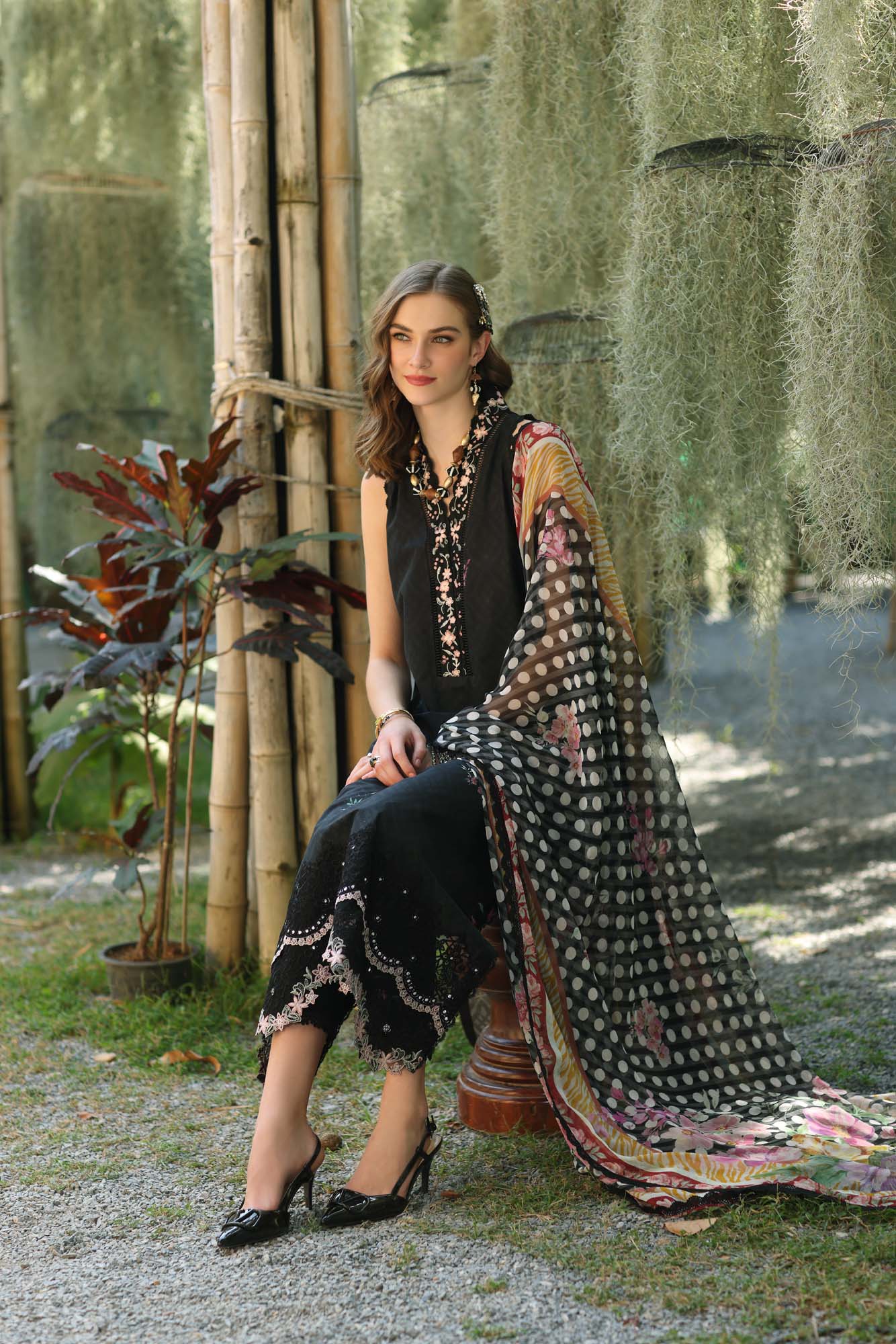 Noor by Saadia Asad | Eid Luxe Printedkari | D10-B - Rang-e-Khaas