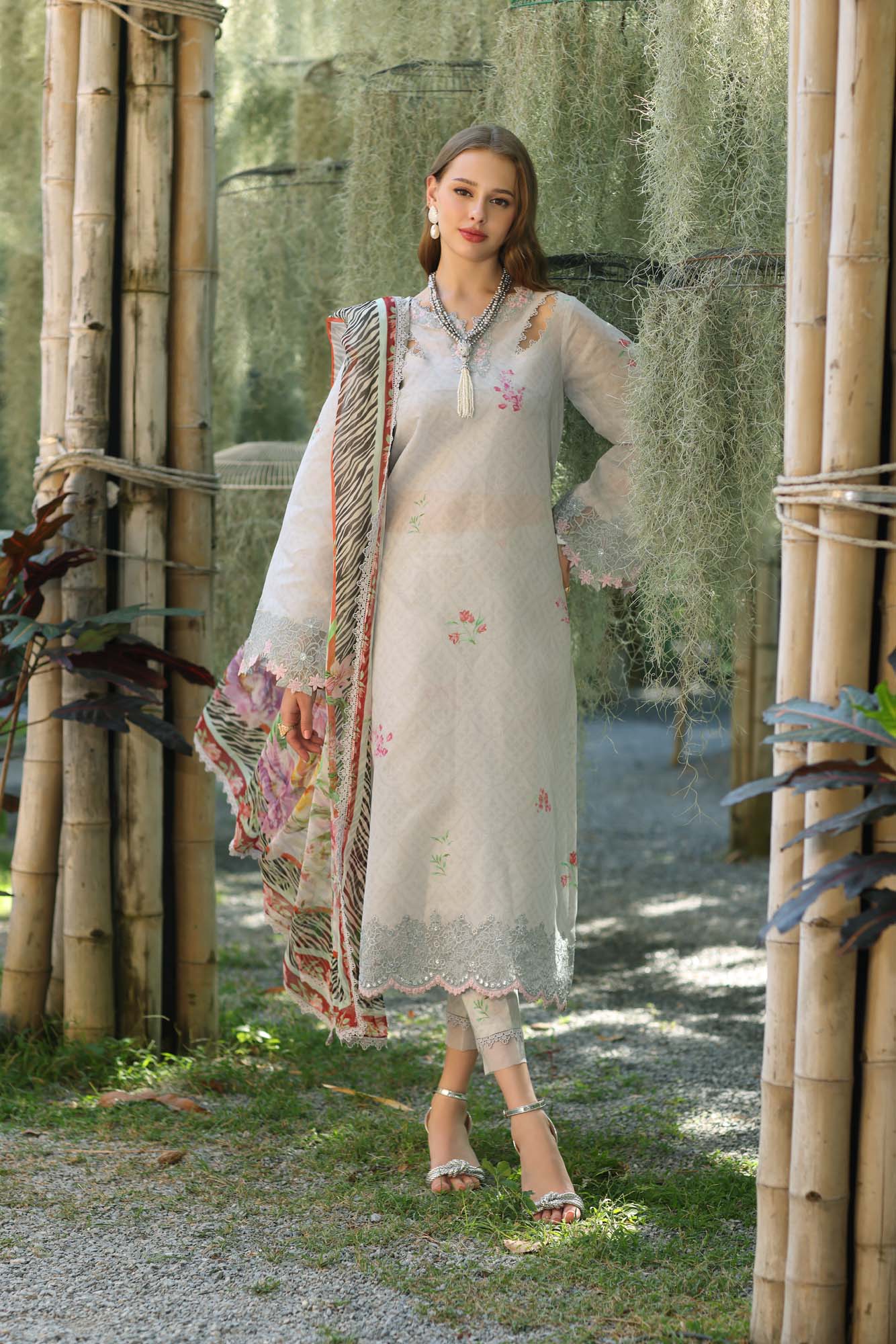 Noor by Saadia Asad | Eid Luxe Printedkari | D10-A - Rang-e-Khaas