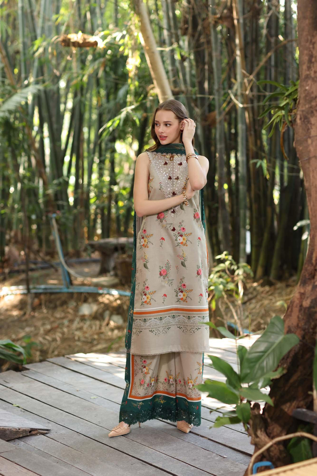 Noor by Saadia Asad | Eid Luxe Printedkari | D4-A - Rang-e-Khaas