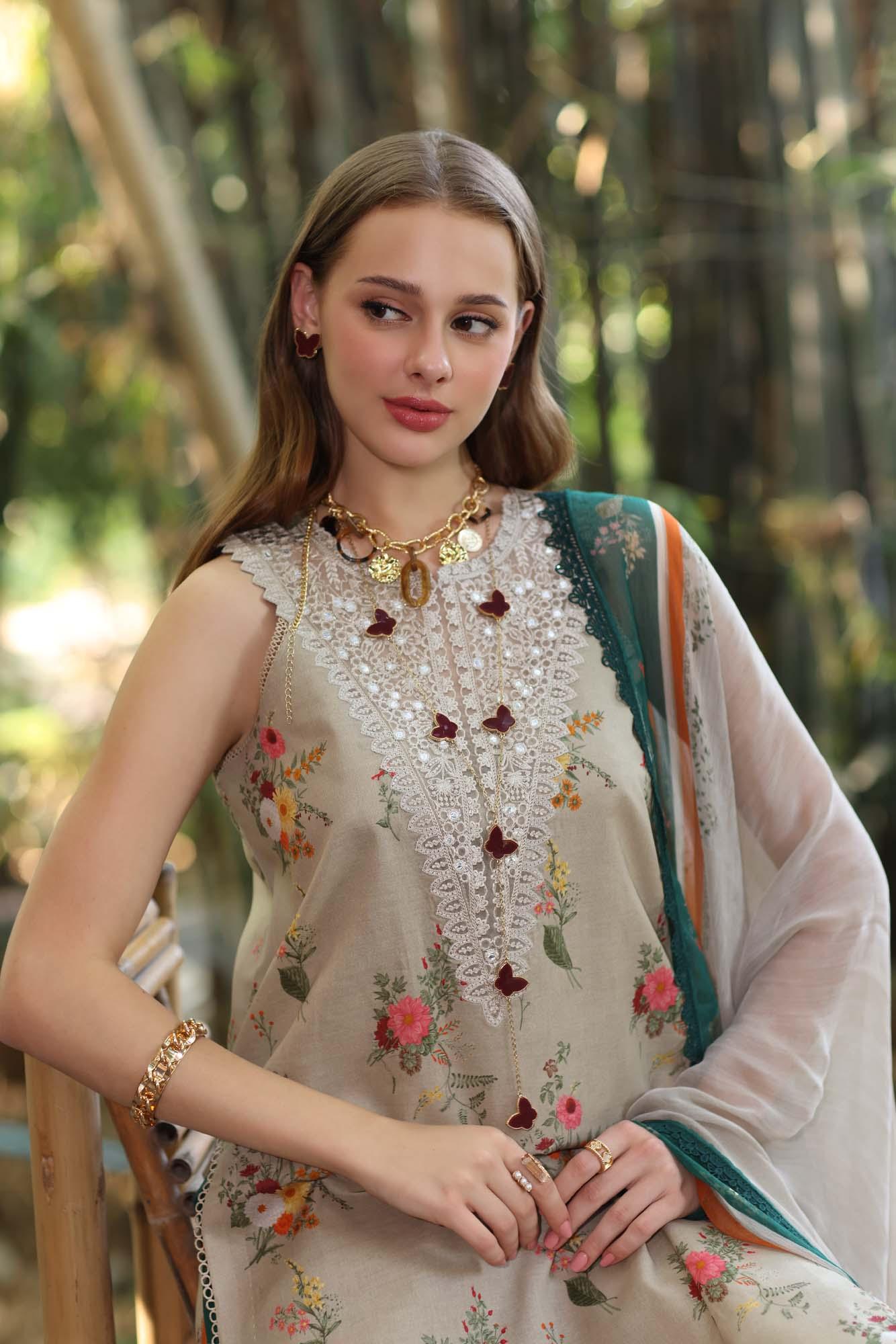 Noor by Saadia Asad | Eid Luxe Printedkari | D4-A - Rang-e-Khaas