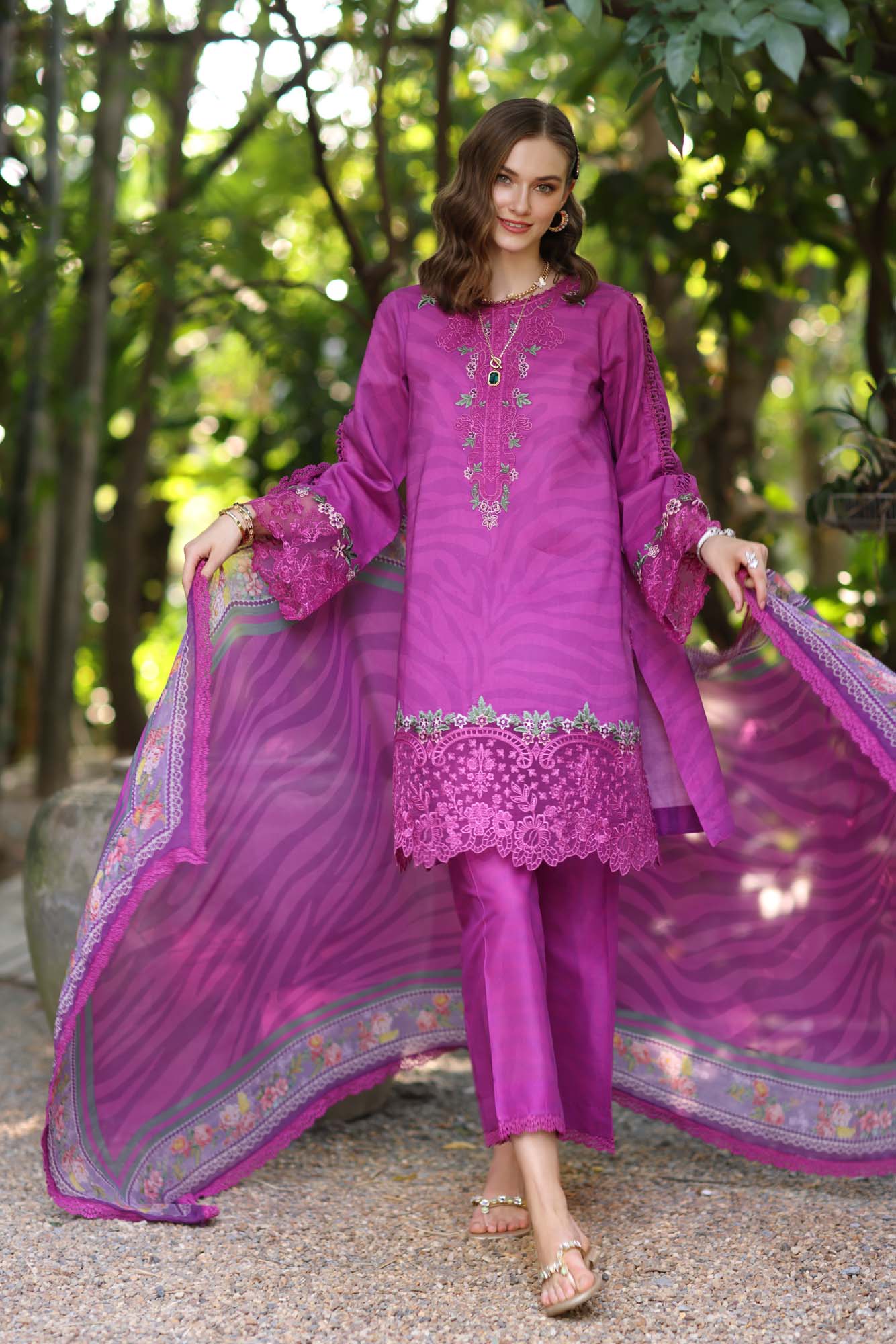 Noor by Saadia Asad | Eid Luxe Printedkari | D1-A - Rang-e-Khaas