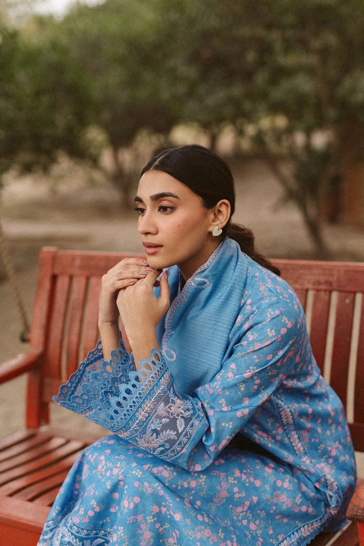 Ayzel | The Bare Minimum | Brielle - Rang-e-Khaas